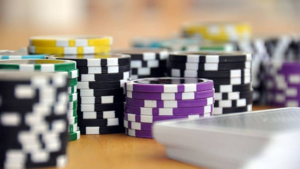How does Gamblers Anonymous help compulsive gamblers?
